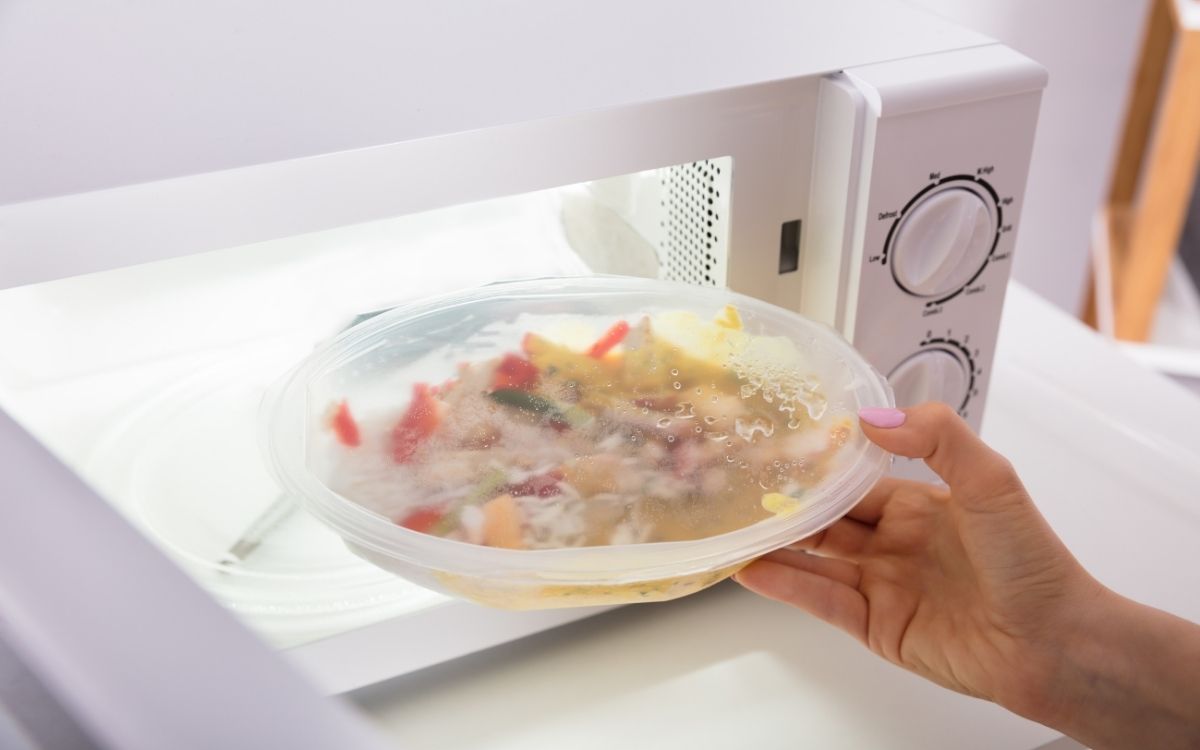 Do Microwaves Destroy Nutrients In Food? Who Eatz